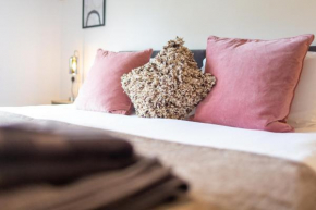 Maltings House Cosy and Stylish 2 bedroom flat near the city centre with free parking and ensuite rooms